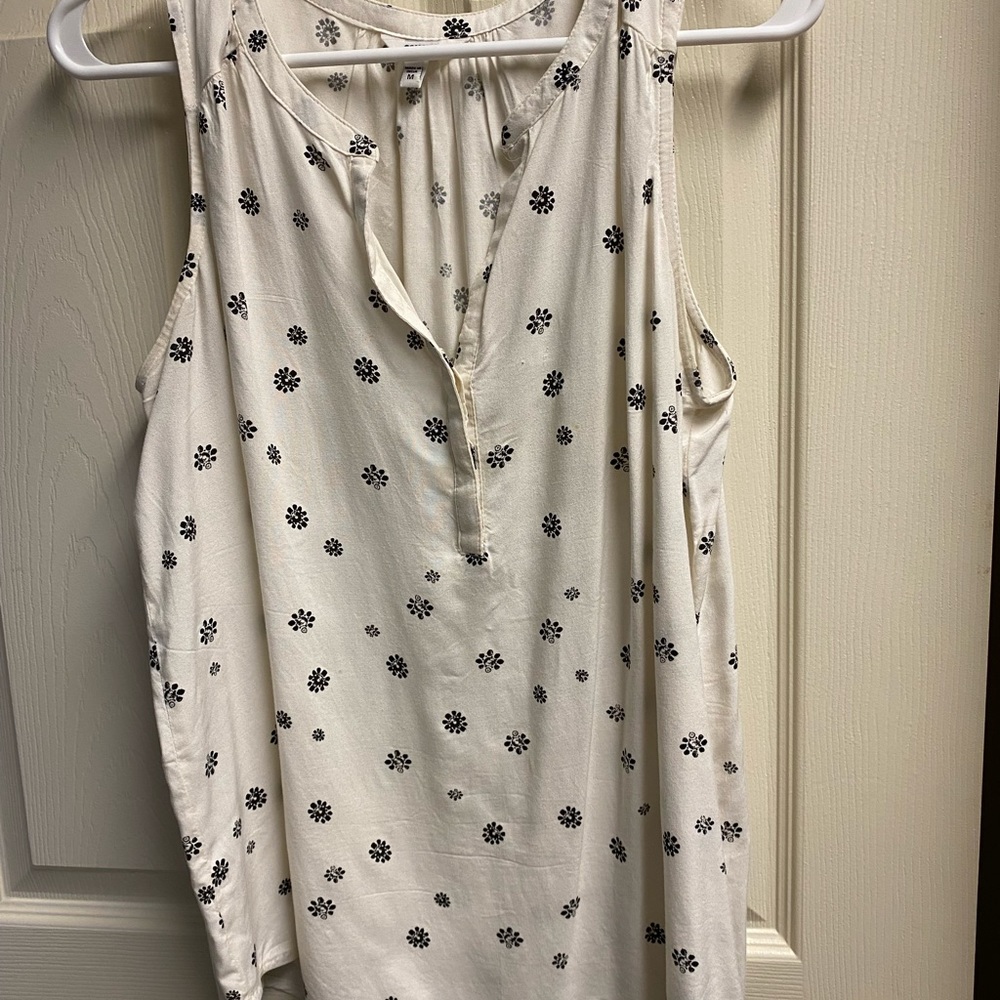 2/$5 Sonoma white tank